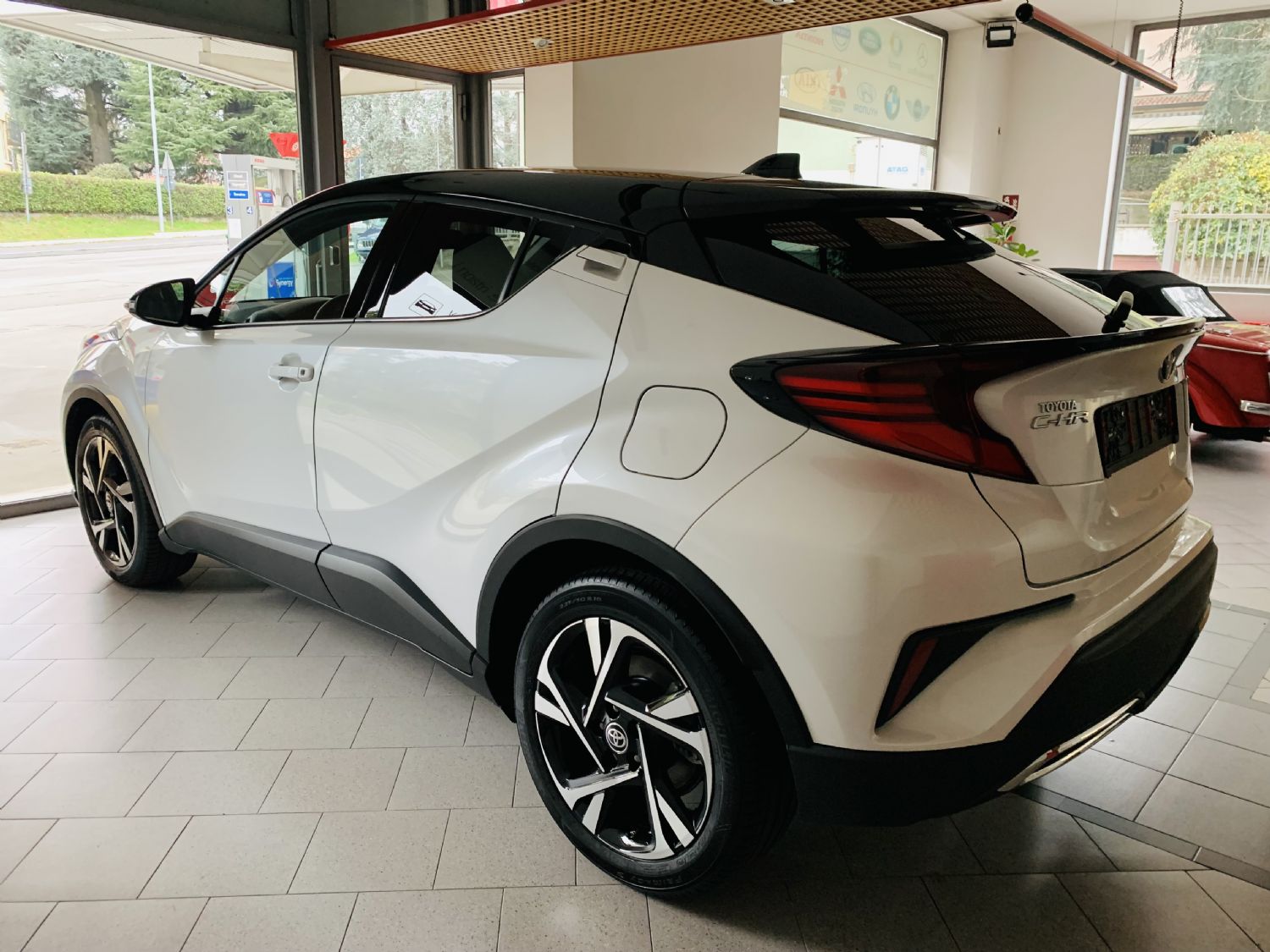 Toyota C-HR 2.0h Trend Km0