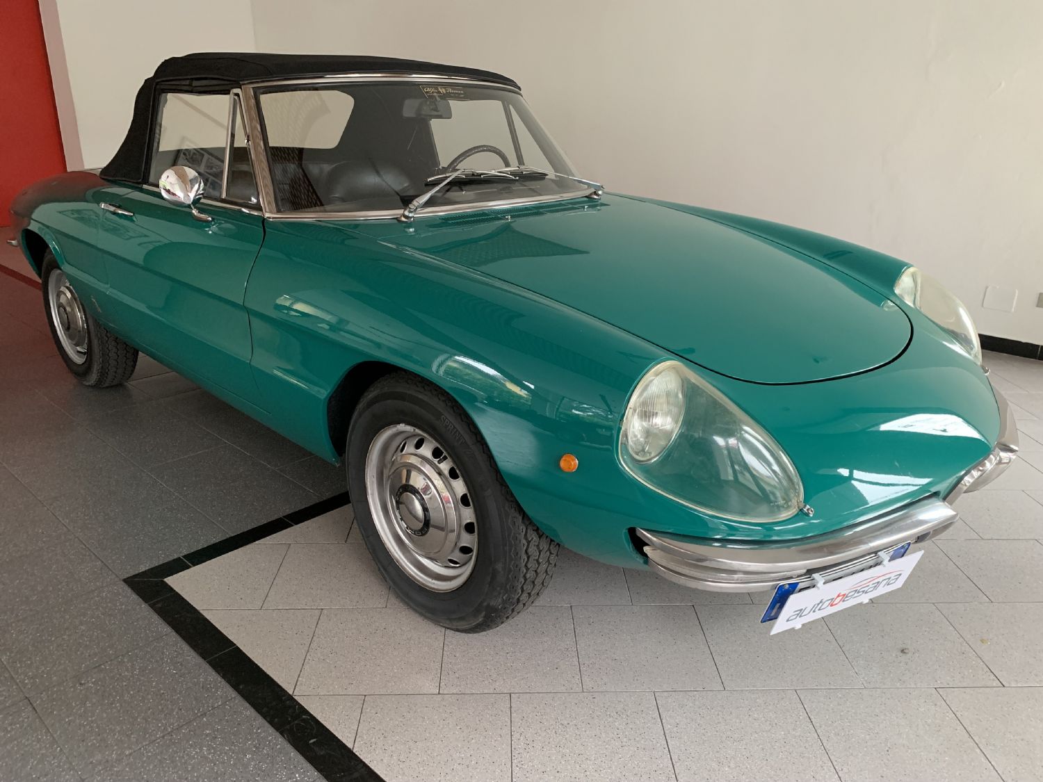 Alfa Romeo Spider Duetto Osso di Seppia 1750