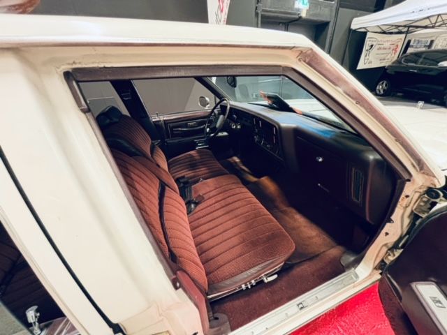Oldsmobile Custom Cruiser 3B-P35