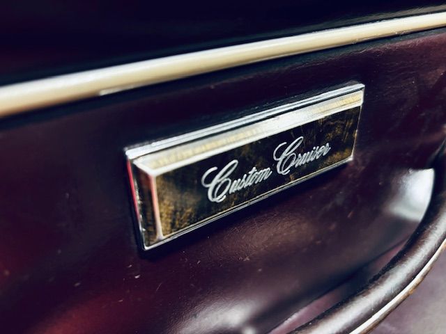 Oldsmobile Custom Cruiser 3B-P35
