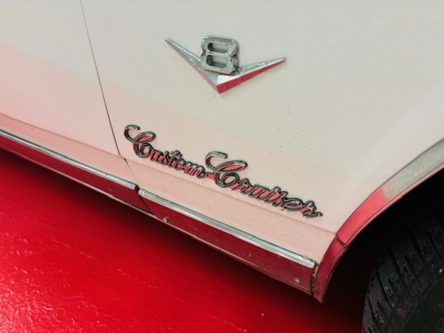 Oldsmobile Custom Cruiser 3B-P35