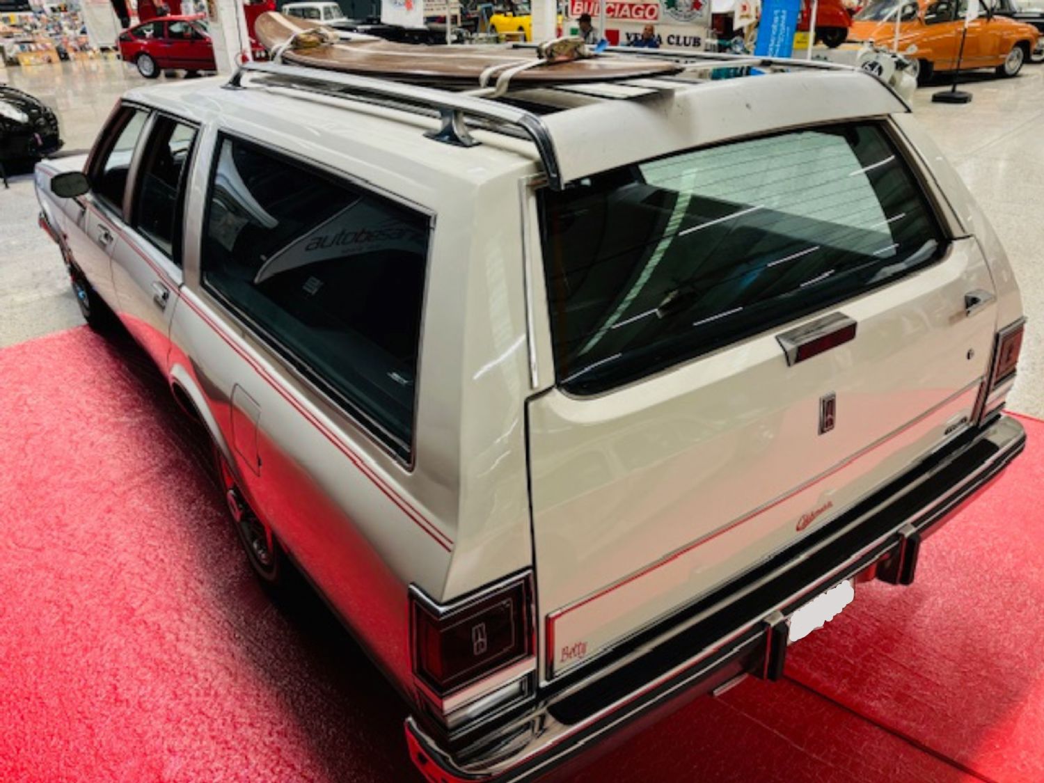 Oldsmobile Custom Cruiser 3B-P35