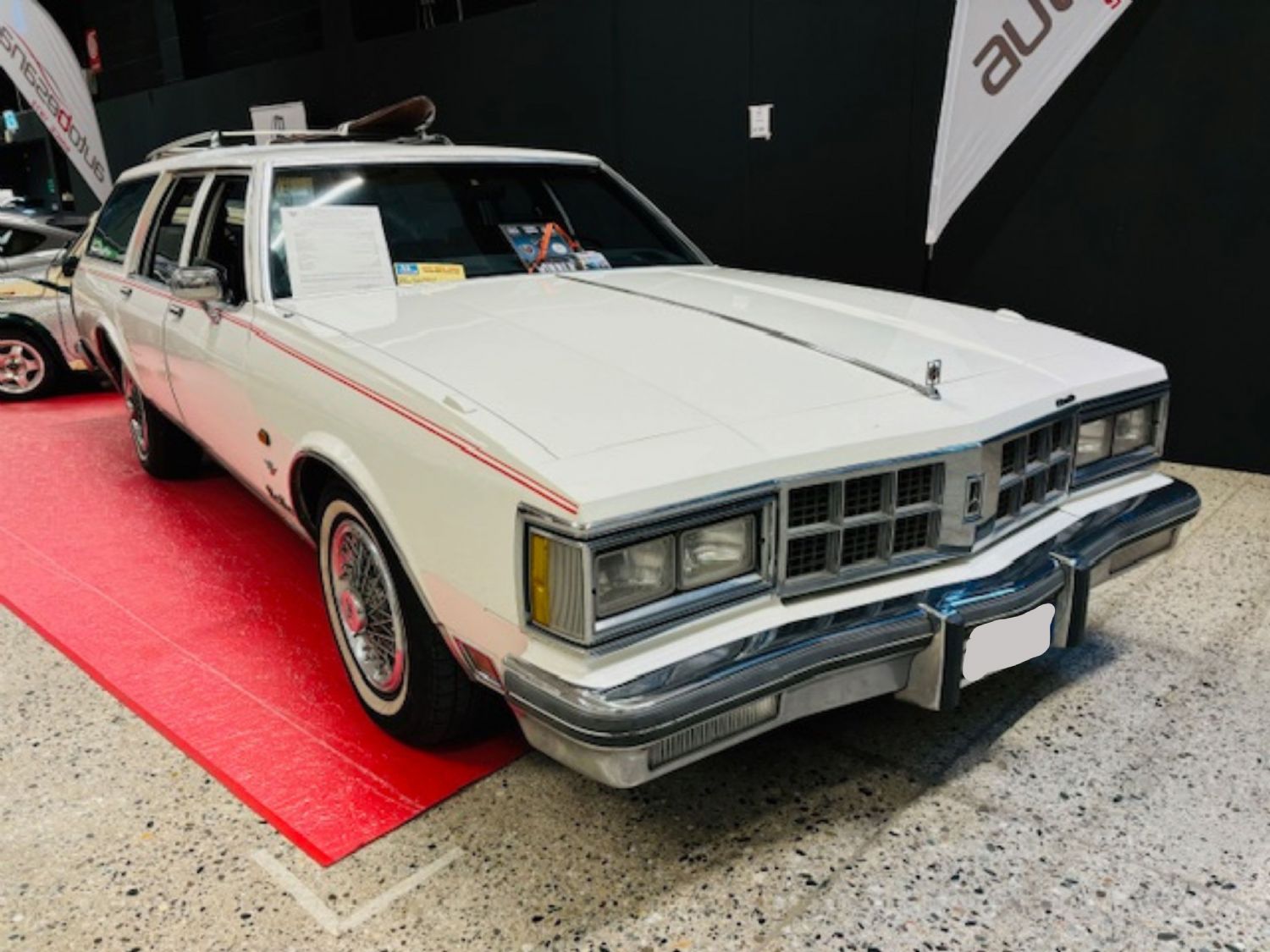 Oldsmobile Custom Cruiser 3B-P35