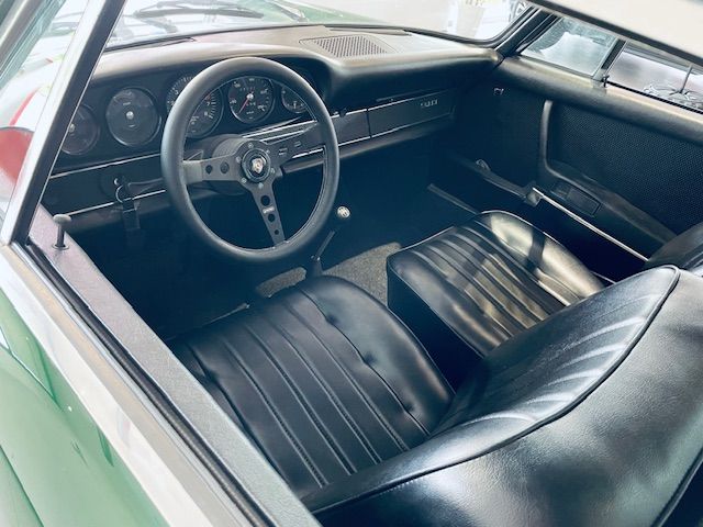 Porsche 911 T Coupe'