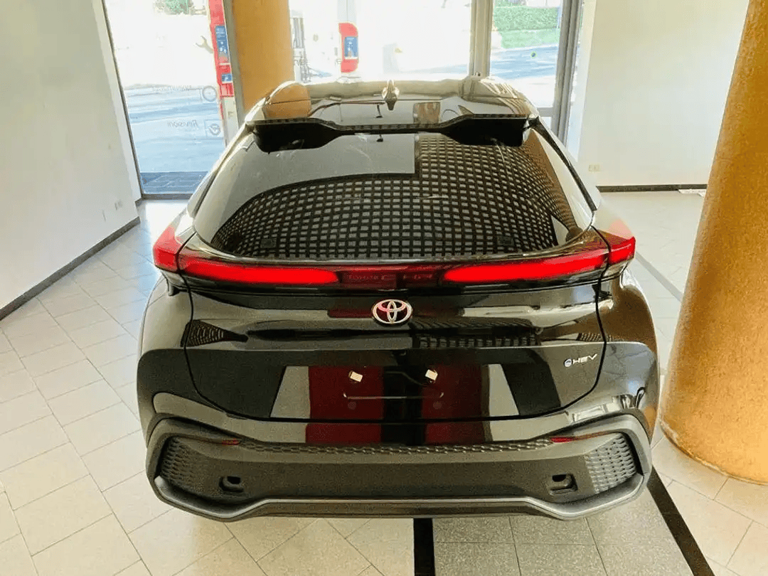 Toyota C-HR 1.8 hv Active fwd e-cvt