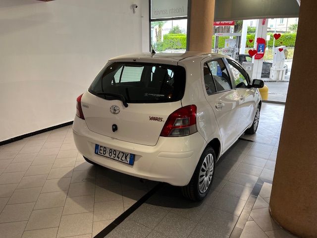 Toyota Yaris 5p 1.3 dual Sol
