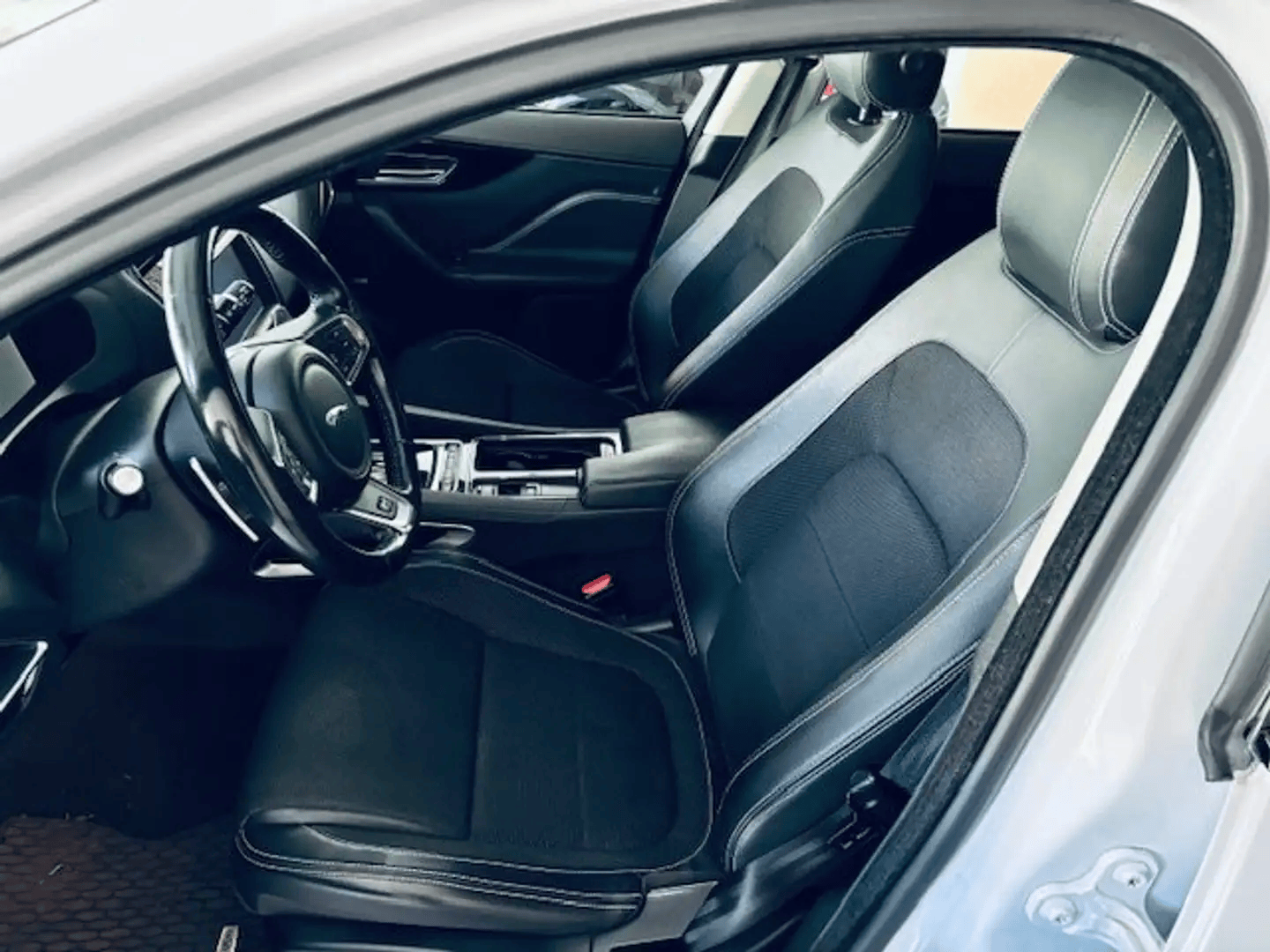 Jaguar F-Pace 2.0d i4 R-Sport awd 240cv auto my18