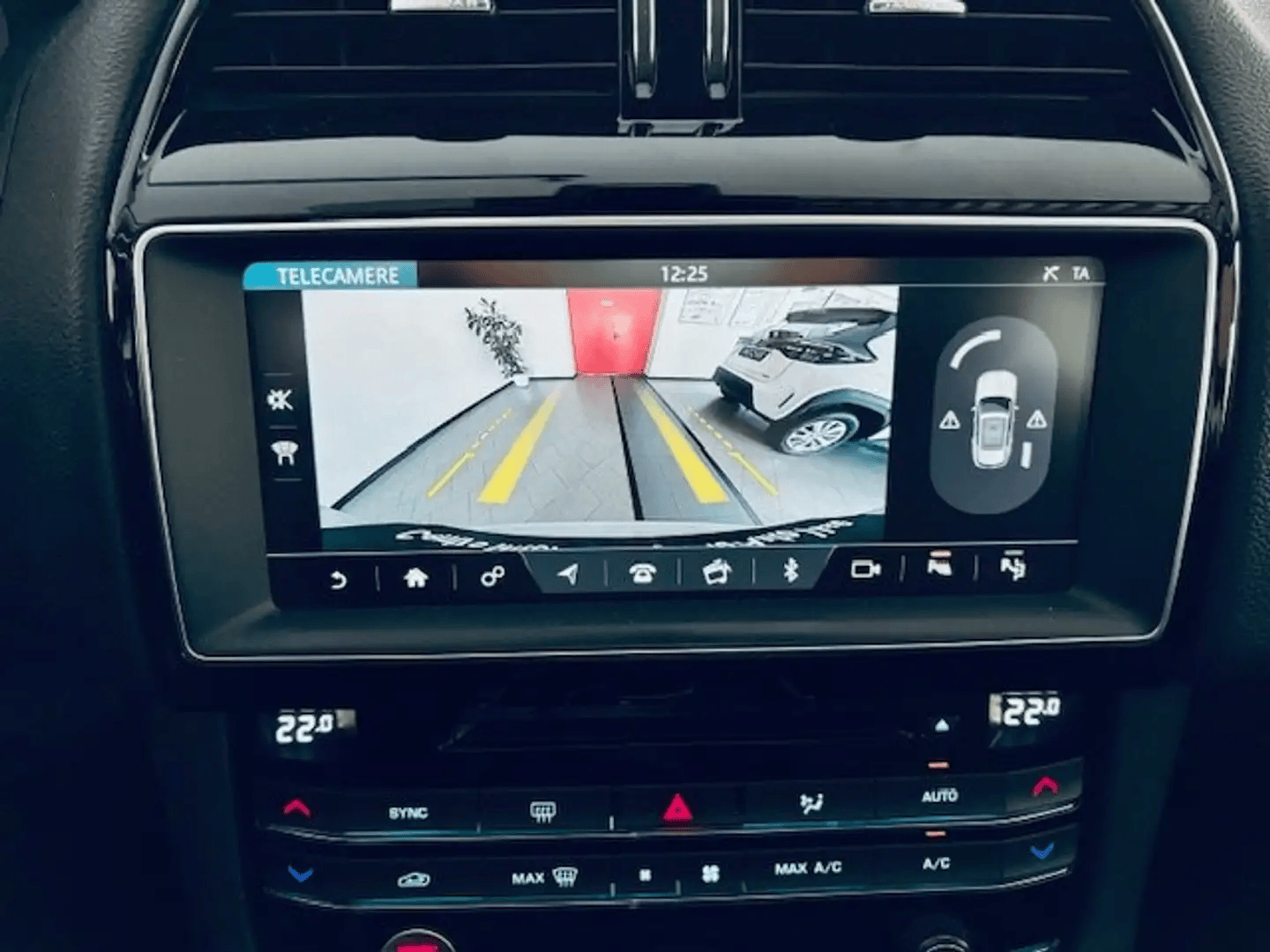 Jaguar F-Pace 2.0d i4 R-Sport awd 240cv auto my18