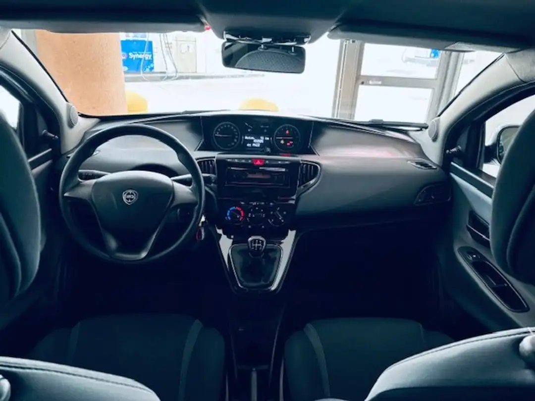 Lancia Ypsilon 1.2 Silver 69cv
