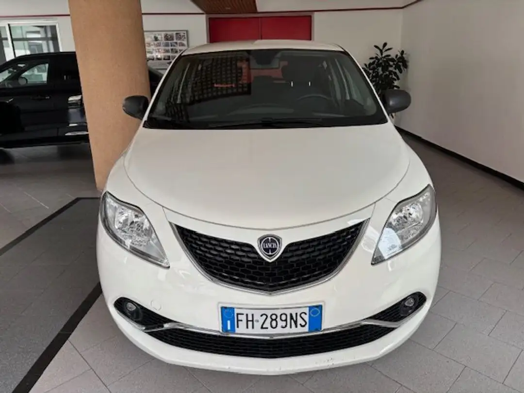 Lancia Ypsilon 1.2 Silver 69cv