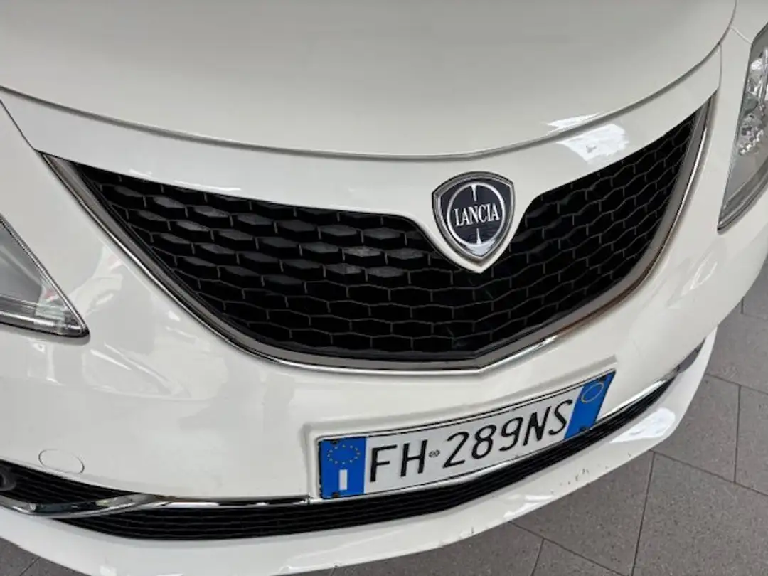 Lancia Ypsilon 1.2 Silver 69cv