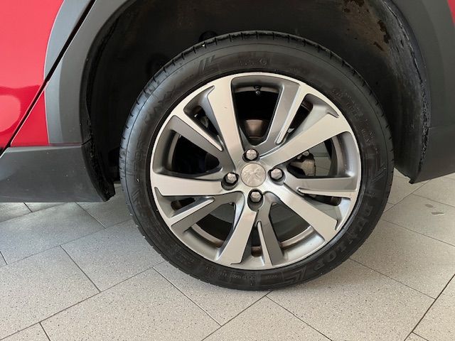 Peugeot 2008 1.2 puretech t Allure Eat 6