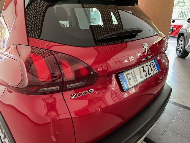 Peugeot 2008 1.2 puretech t Allure Eat 6