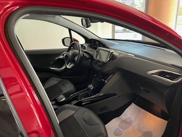 Peugeot 2008 1.2 puretech t Allure Eat 6